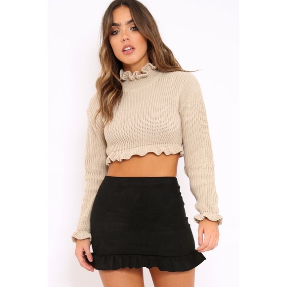 Beige Ruffle Hem Chunky Knit Crop Sweater - Picture 2 of 3